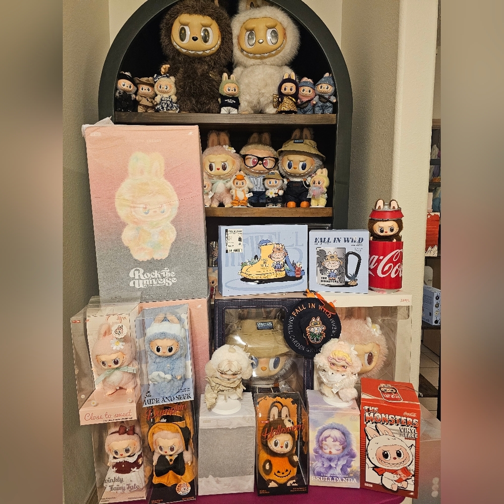 POP MART & POP LAND EXCLUSIVES/SECRETS/COLLECTIBLES